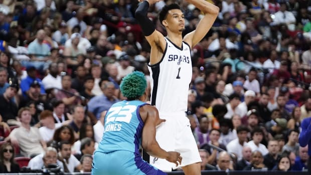SpursVictorWembanyamaHornetsSummerLeague